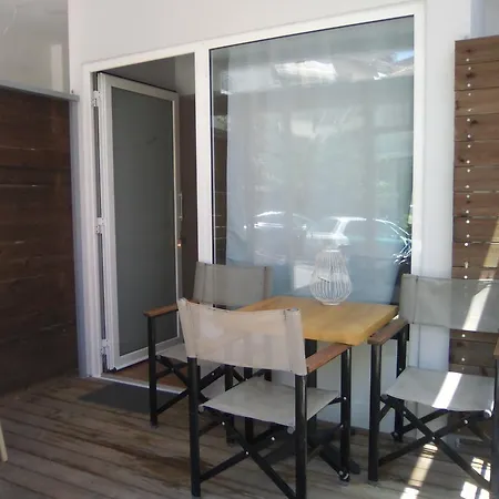 Lefkas City Apartment *